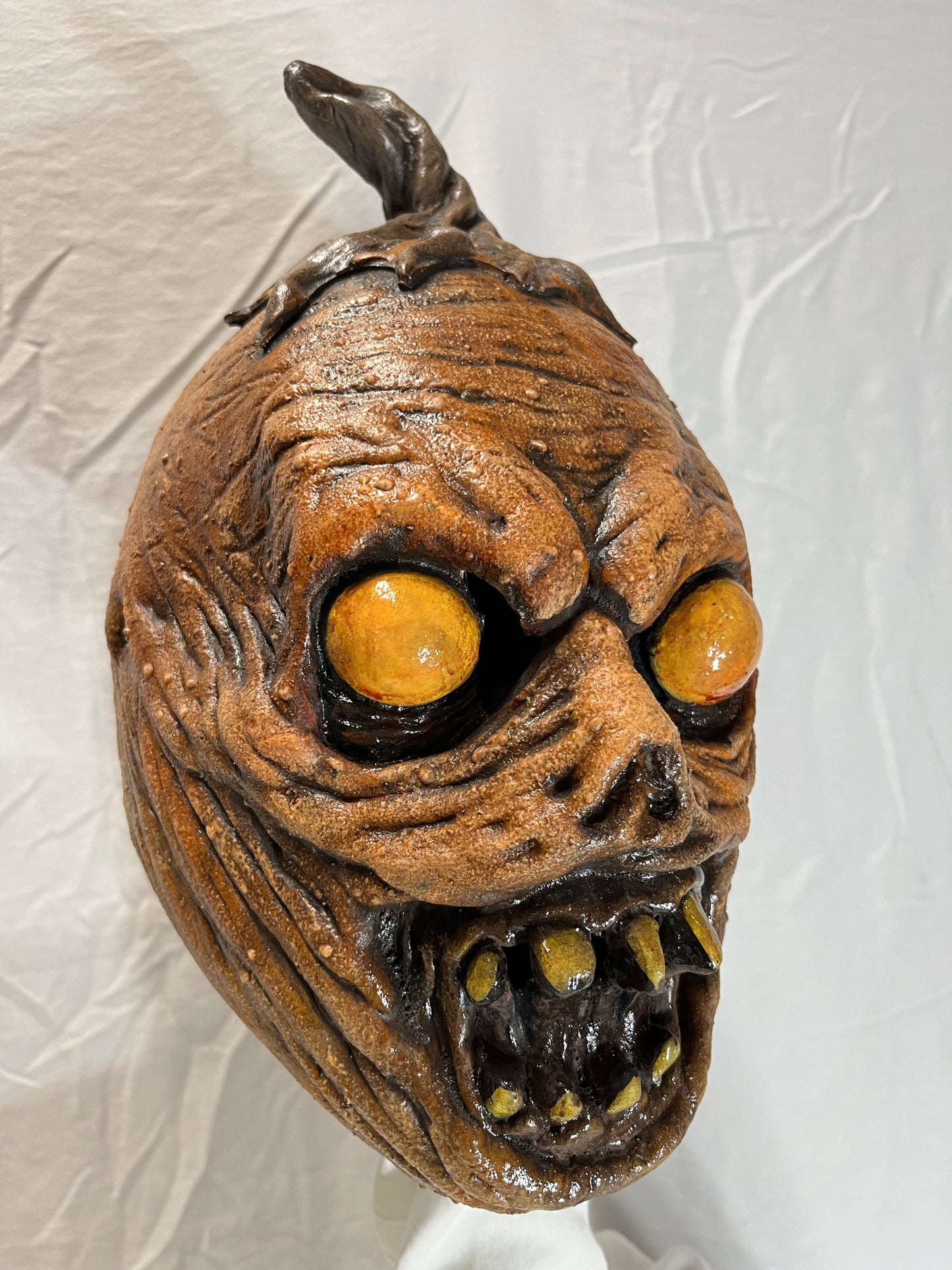 Pumpkin screamer latex mask