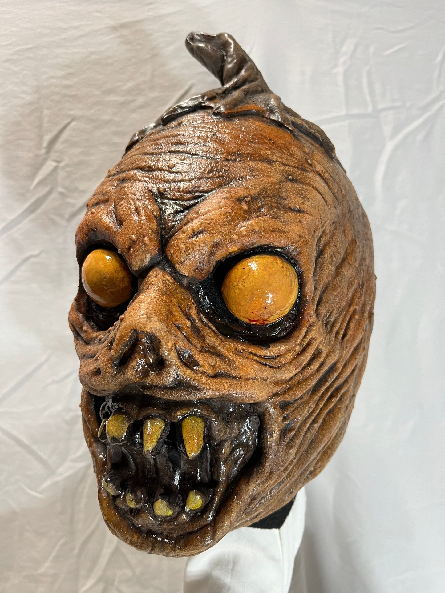 Pumpkin screamer latex mask